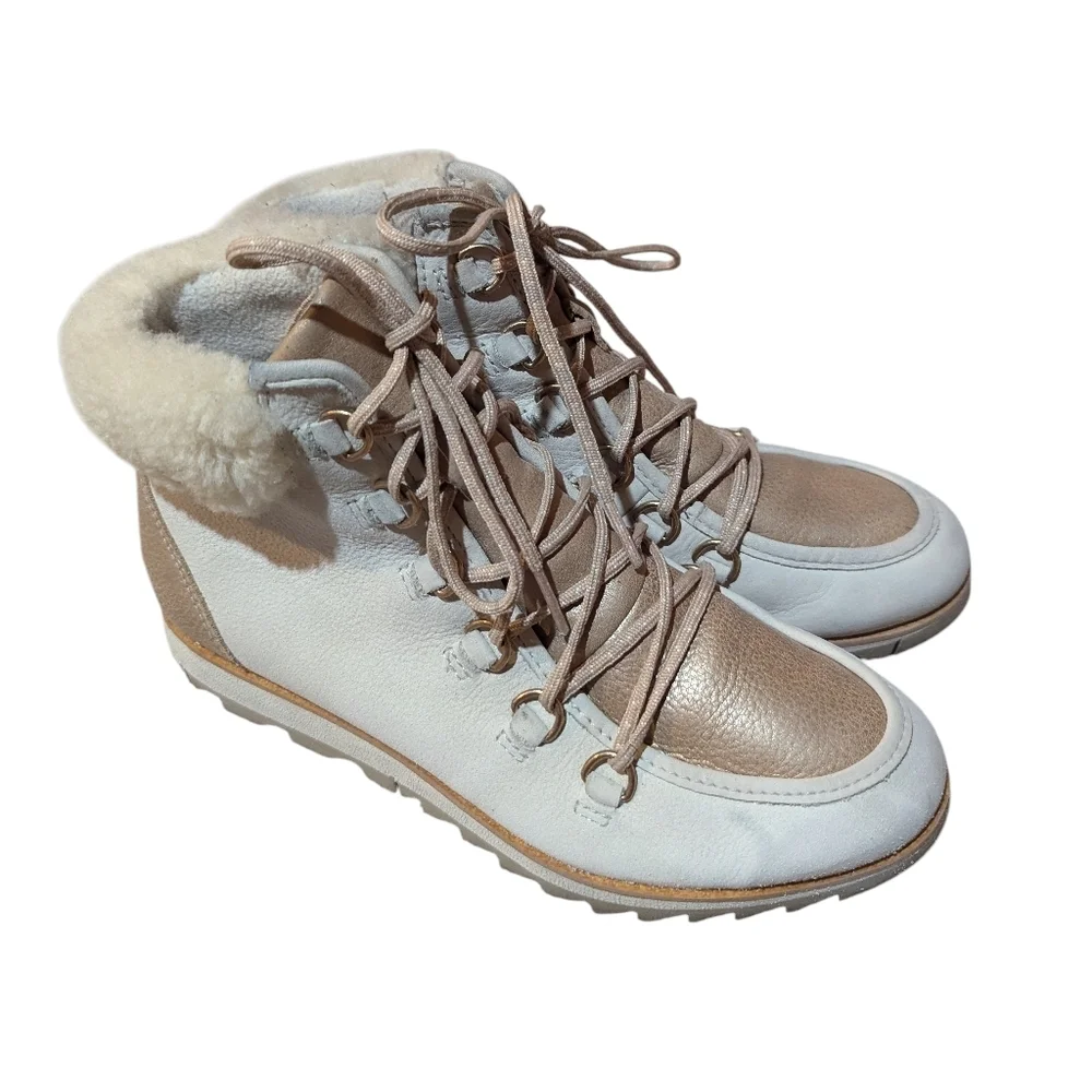 Sorel Harlow Winter Boots Metalic Rose Gold And Leather size 7 Waterproof
